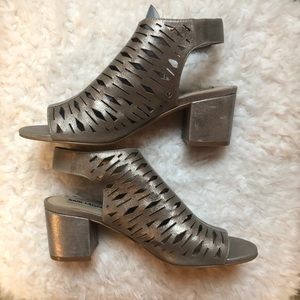 Karl Lagerfeld Paris Hillary Block Sandal sz 7